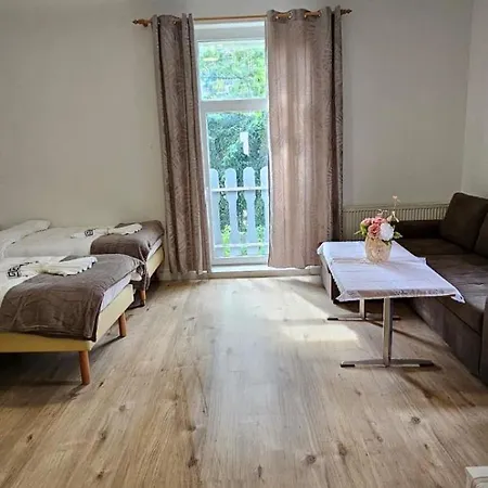 Selma Apartment *